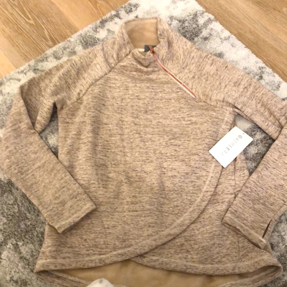 NWT Size M Cozy Karma Asy-Oahe